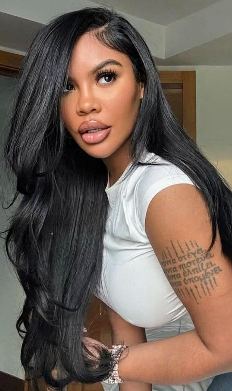 Viral Straight Half Wig