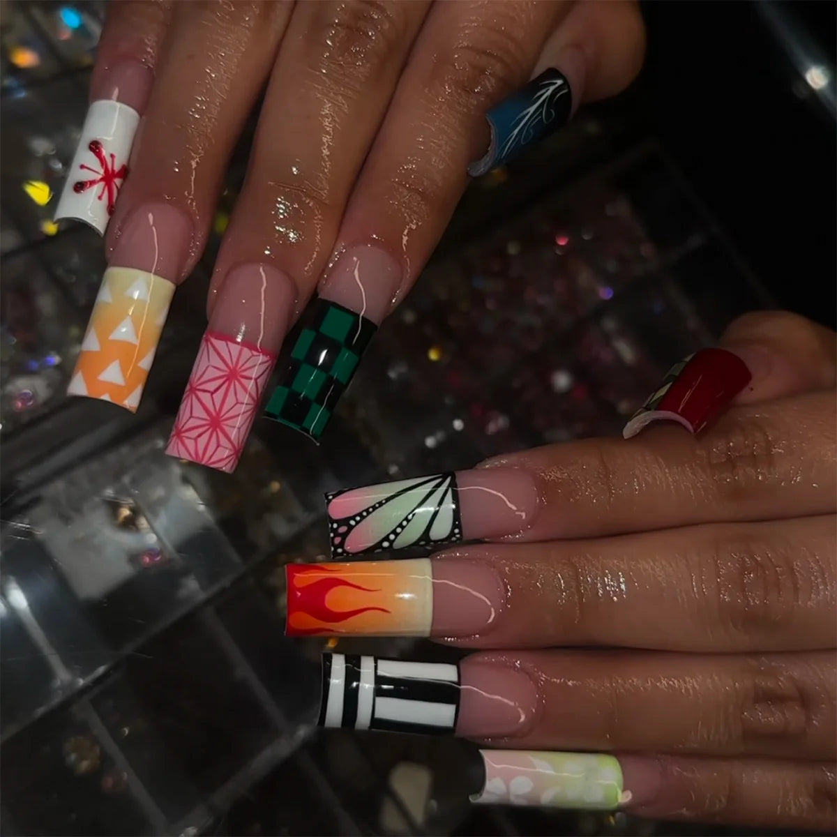 24pcs Sweet Cool French Style False Nails Wave Point Flower Designs Spicy Girl Press On Nails Medium Coffin European Fake Nail